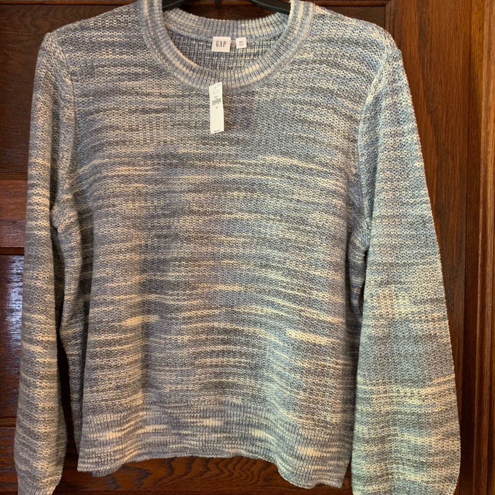 Gap Light Weight Sweater NWT